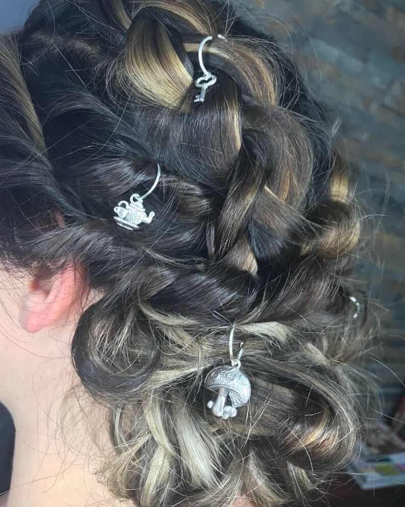 Alice in wonderland hair rings