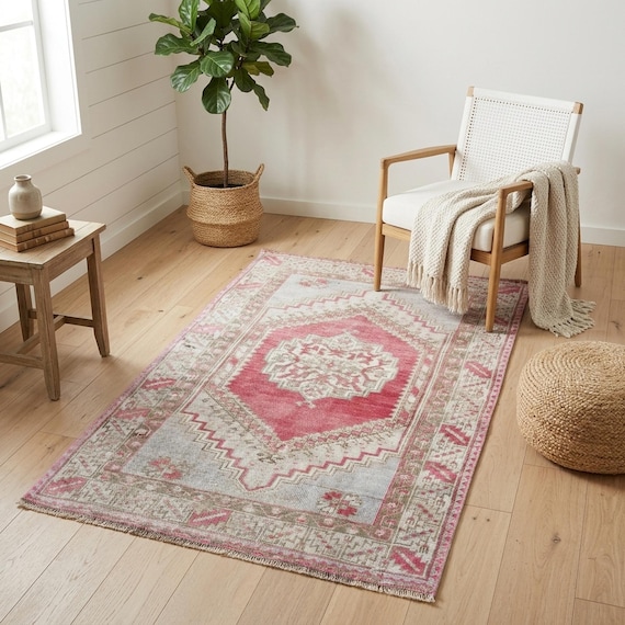 Rosa Medaillon-Teppich | 90x150 cm Schlafzimmer | Ausgeblichener Vintage Türkischer Wollteppich