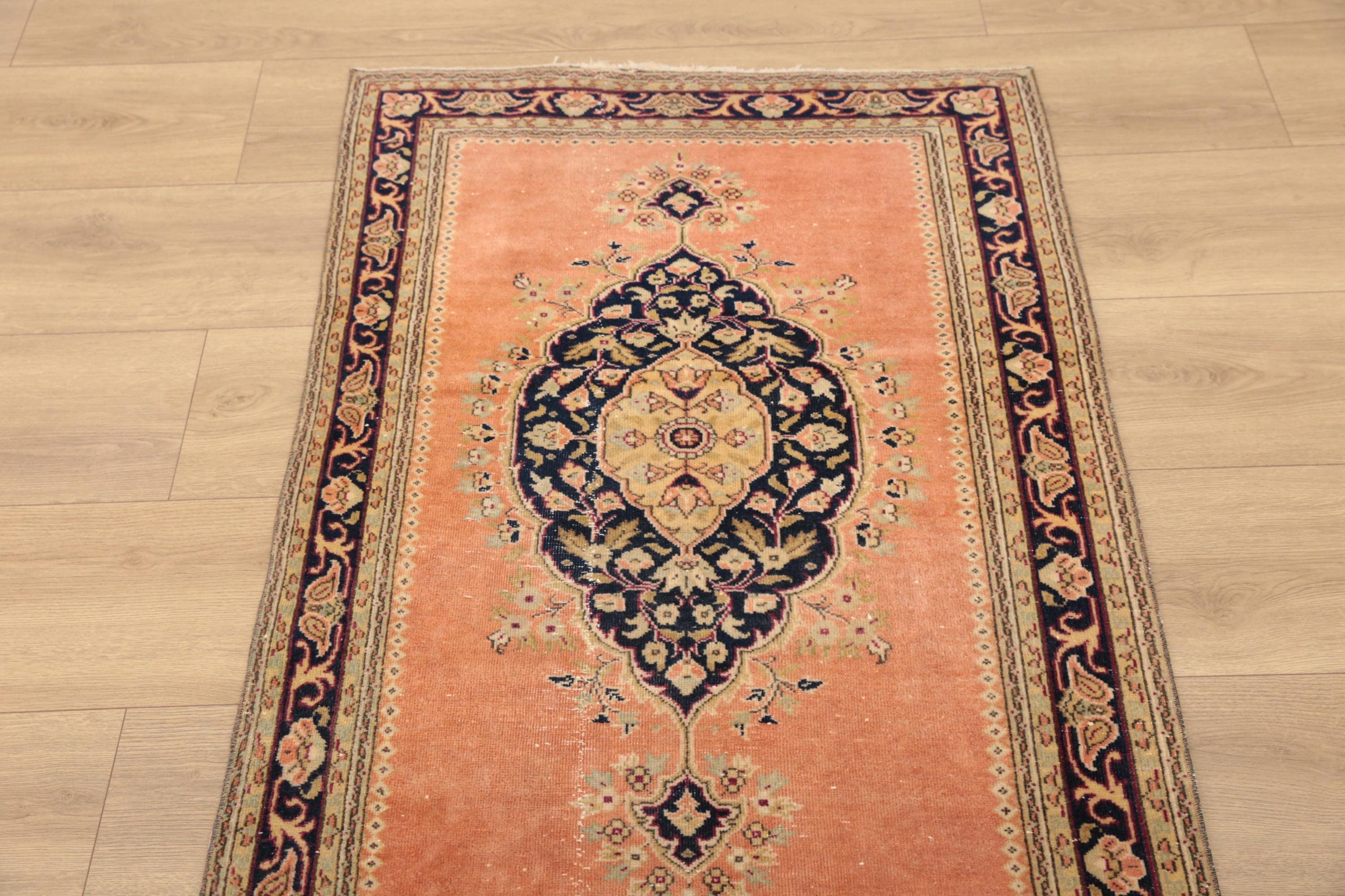 アンティーク ウシャク ラグ、オレンジ ランナー ラグ、ショート