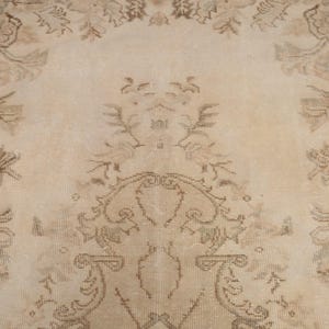Alfombra neutra, alfombra en tonos tierra, alfombra hecha a mano, alfombra para sala de estar, alfombra anudada a mano, alfombra antigua, alfombra de lana, alfombra para dormitorio, 6.4 x 9.9 pies, RK 12401 imagen 6