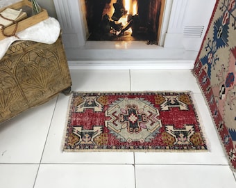 Primitive rug, Handknotted rug, Bathroom rug, Laundry rug, Entrance rug, Carpet rug, Turkish wool rug, Vintage rug,  1.7 x 3.2 ft RK 12239