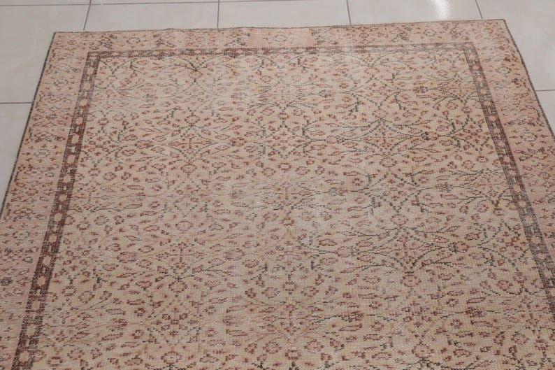 Oatmeal Floral Rug | 5.1x8.4 ft Living Room | Distressed Vintage Turkish Wool image 4