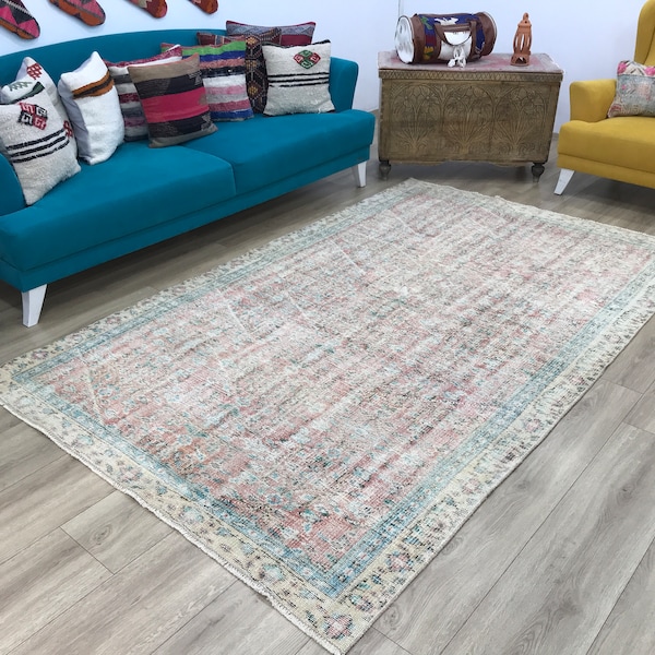 Bohemian oushak rug, Distressed pink rug, Turkish area rug, Faded rug, Hand knotted rug, Framed rug, Vintage rug 5.4 x 8.9 ft, RK 11765