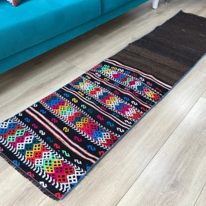 Kilim runner rug, Embroidered kilim, Oushak rug, Turkish rug runner, Vintage rug, Bohemian rug, Tribal rug, Wool rug, 1.8 x 7.4 ft, RK 11218
