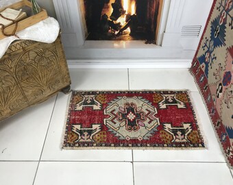 Primitive rug, Handknotted rug, Bathroom rug, Laundry rug, Entrance rug, Carpet rug, Turkish wool rug, Vintage rug,  1.7 x 3.2 ft RK 12239