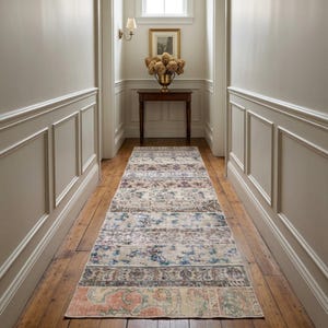 Alfombra de pasillo con diseño floral patchwork / 3x8,8 pies, estilo vintage discreto / Alfombra de lana turca reciclada