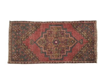 Floral Medallion Rug, Red Vintage Rug, Boho Decor, Turkish Rug, Foyer Small Rug, Contemporary Rug, Retro Rug, 1.6 x 3.3 Ft Rug, RK 13309