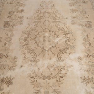 Alfombra neutra, alfombra en tonos tierra, alfombra hecha a mano, alfombra para sala de estar, alfombra anudada a mano, alfombra antigua, alfombra de lana, alfombra para dormitorio, 6.4 x 9.9 pies, RK 12401 imagen 7