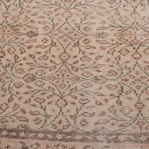 Oatmeal Floral Rug | 5.1x8.4 ft Living Room | Distressed Vintage Turkish Wool image 8