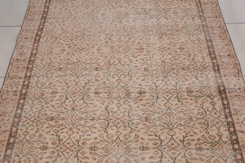 Oatmeal Floral Rug | 5.1x8.4 ft Living Room | Distressed Vintage Turkish Wool image 5
