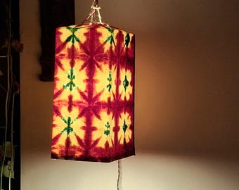 Batikfarbener Papier-Lampenschirm: Gelbe Faltlaterne, festliche Beleuchtung
