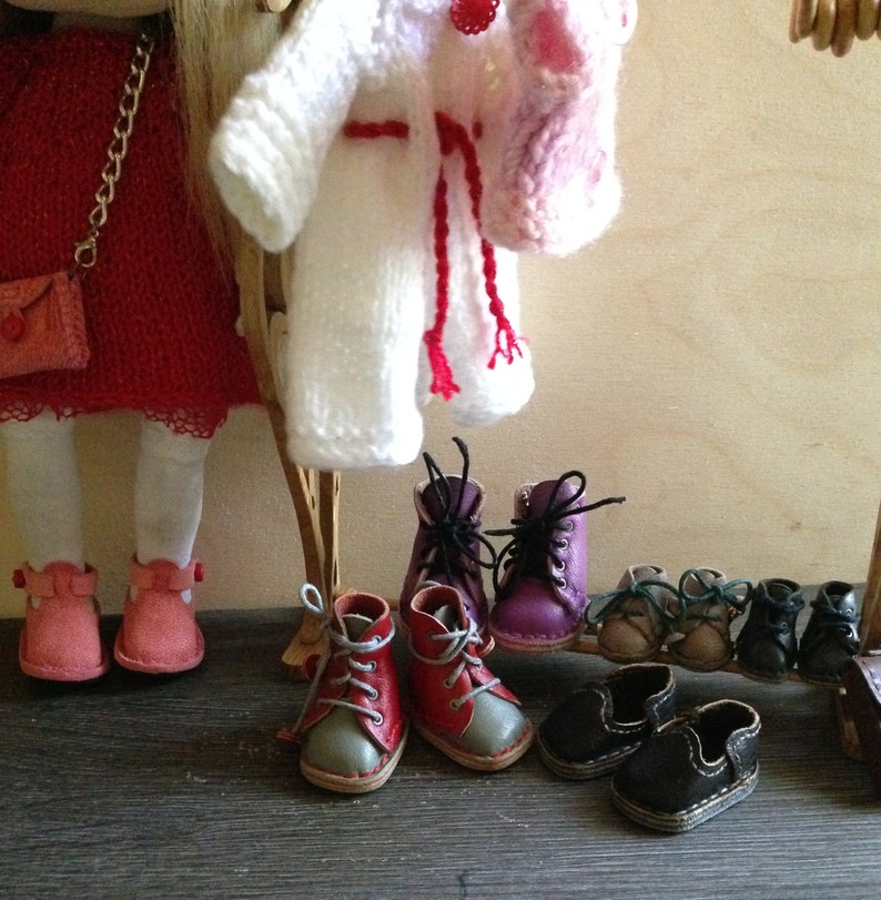 Digital/Tutorial on making doll shoes/2 completely Etsy