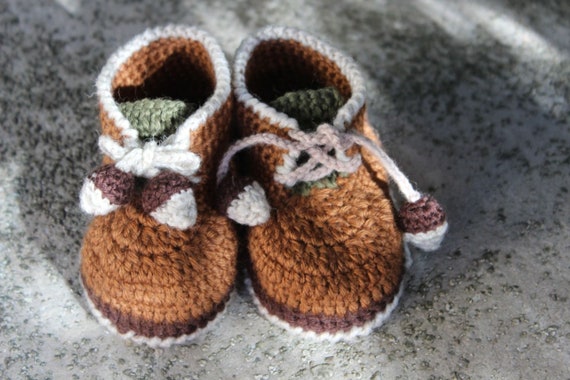acorn baby booties