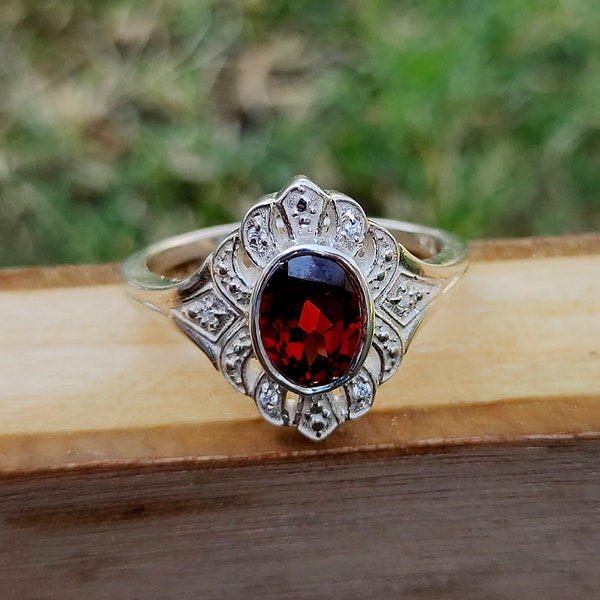 Natural Garnet Ring, 925 Sterling Silver Ring, Birthstone Ring, Handmade Gemstone Ring Oval Garnet Ring, Red stone Ring, Vintage Garnet Ring