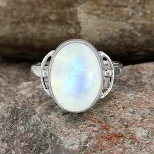 Rainbow Moonstone Ring-Handmade Moonstone Ring-925 Sterling Silver Ring-Gemstone Ring-Statement Silver Ring-June Birthstone-Promise Ring
