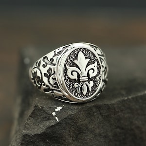 Sterling Silver Fleur-de-lis Ring: Handmade Vintage Style