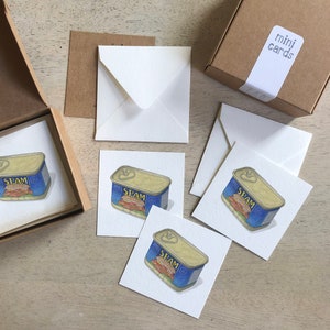 Spam: Juego de cajas de minitarjetas / Etiquetas de regalo / Ilustración en acuarela / Mensajes diminutos / Favores de fiesta / Rellenos de medias / Cestas de regalo / Comida enlatada