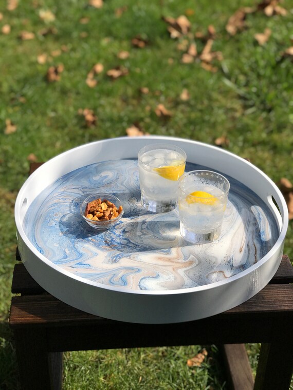 Round white lacquer tray discount
