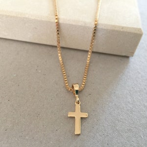 Box chain with sale cross