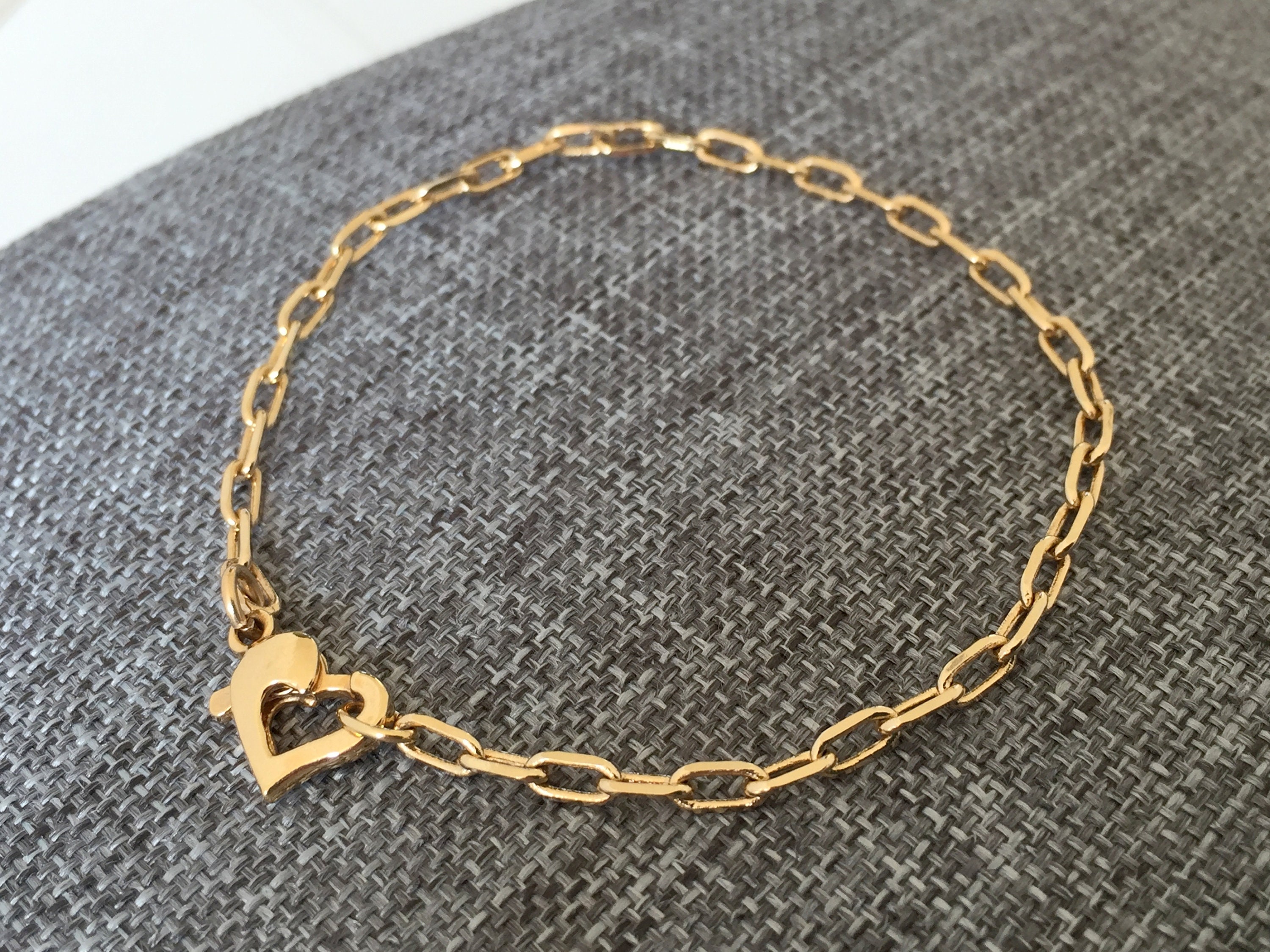 Aggregate more than 83 gold heart locket bracelet super hot - in.duhocakina