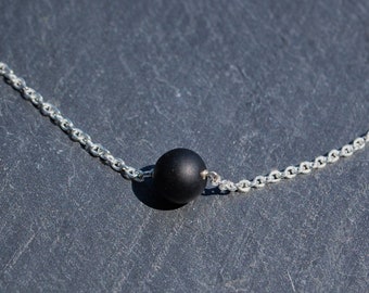 Necklace with matte Onyx bulb