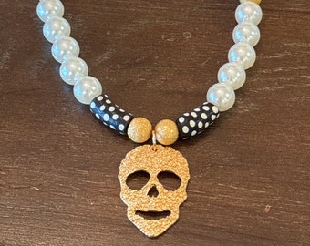 Skull Pearly Necklace