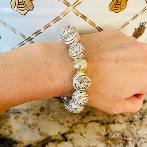 Chinoiserie White & Gold Bead Stretch Bracelet image 3