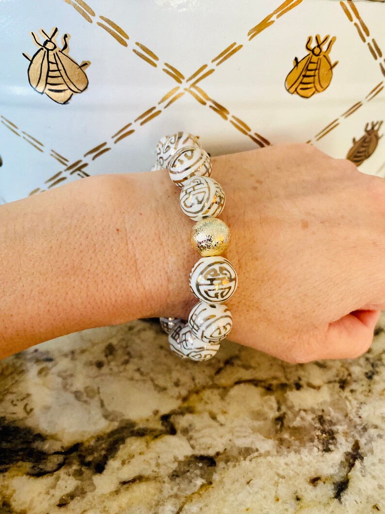 Chinoiserie White & Gold Bead Stretch Bracelet image 3