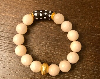 Creamy Agate and Polka Dot Glass Bead Stretch Bracelet