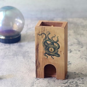 Green Cthulhu Dice Tower, Portable Wooden Lovecraft Dice Roller for DnD, Mansions of Madness, Arkham Horror, Elder Sign, Eldritch TTRPG