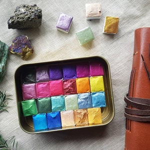 Pearl Watercolours Set - 23 Half Pans - Handmade Watercolours
