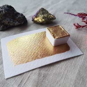 Ilaria - Chameleon Red / Greenish Blue / Gold - Single Half Pan - Handmade Watercolours
