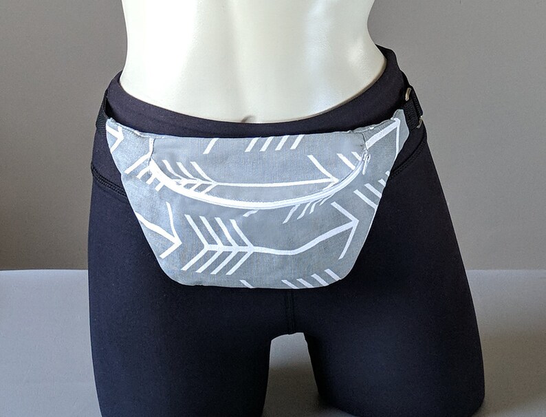 Big Waist Pouch Arrows Fanny Pack Large Hunting Pattern Bum Bag Across Body Water Resistant Belt Bag XL Hiking Strong Clip Hip Bag