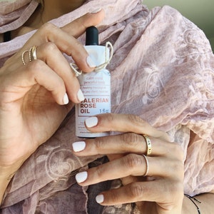 Healing Massage Oil with Valerian Root and Rose