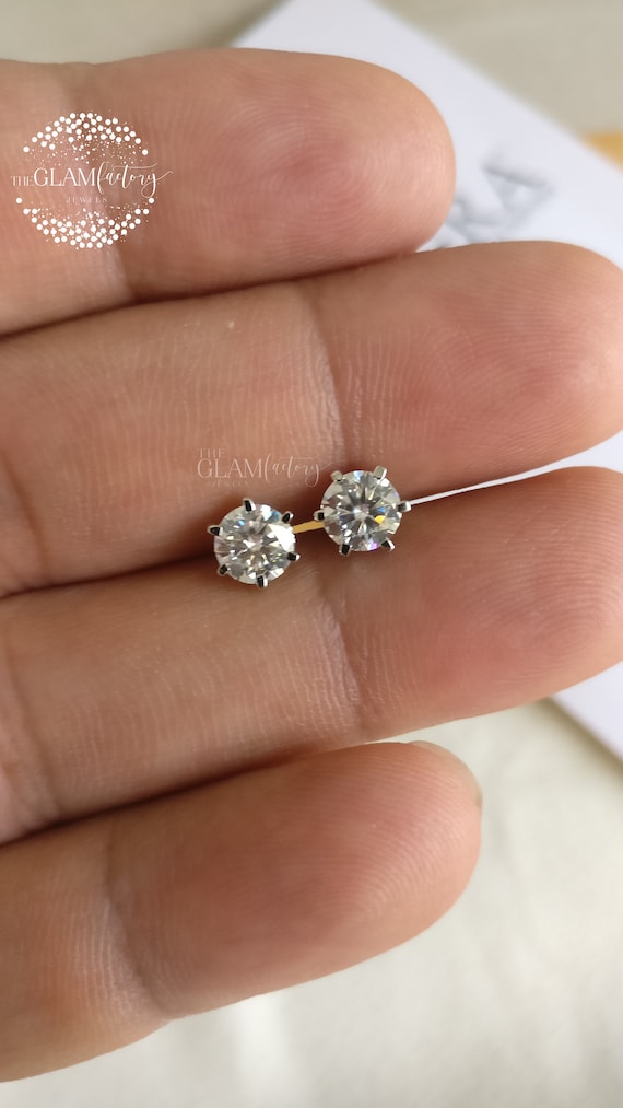 Orecchini bottone platino corallo e diamanti
