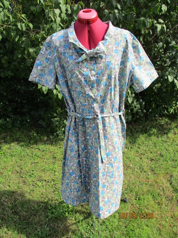 1950s cotton day dress with faux necktie VOLUP