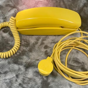 Vintage 1972 Western Electric YELLOW -56 Small button Trimline DATE MATCH Restoration Working
