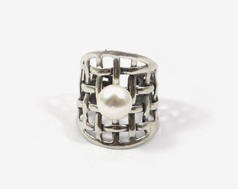 NATURAL PEARL RING, fresh water pearl, sterling silver, white pearl, one size, dainty jewelry, delicate, adjustable, silver mesh.