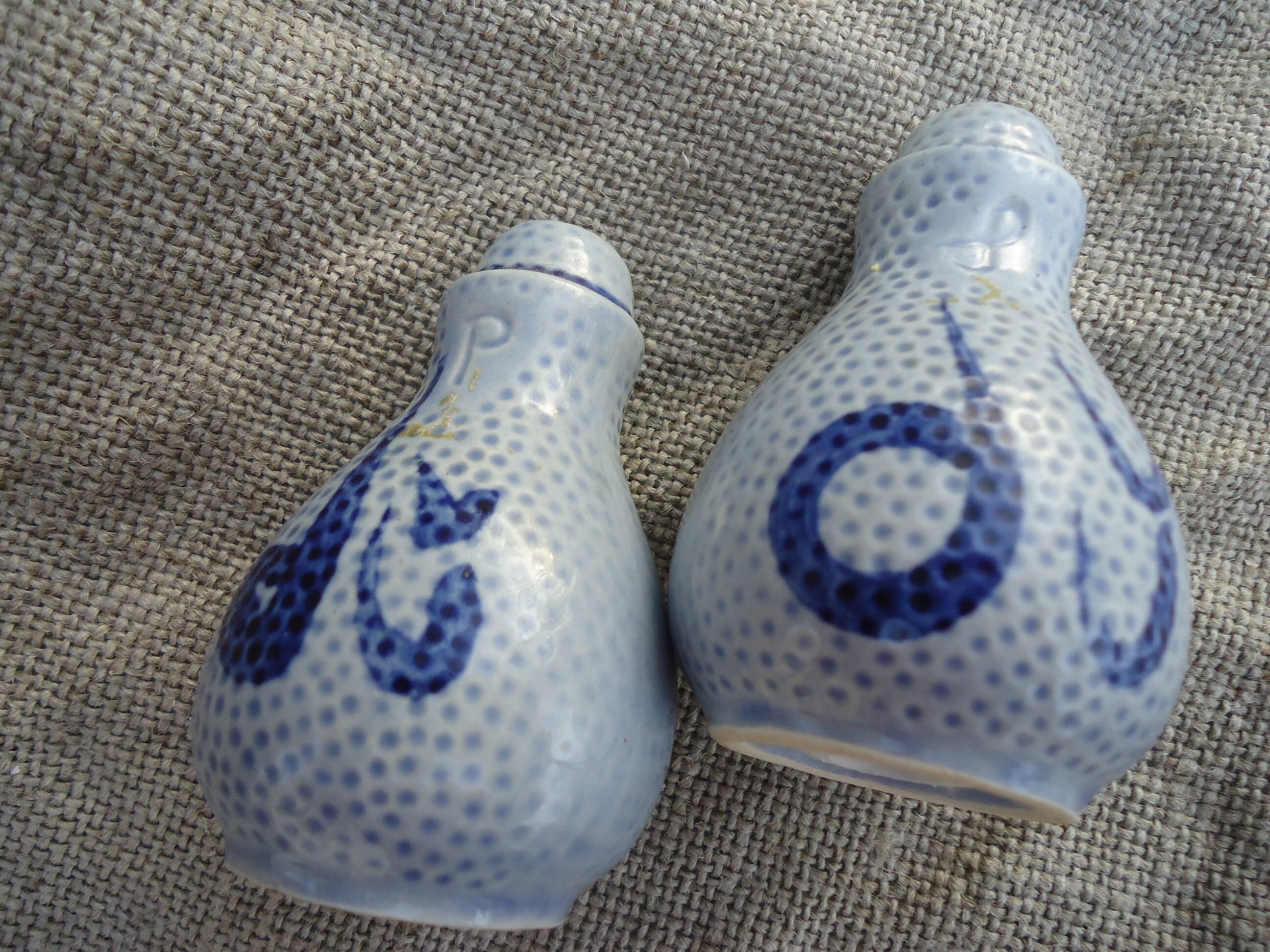 Pots de Sel et Poivre Vintage Français Ceramic Cruet Set Blue On in Studio Style Pottery Dates Des A