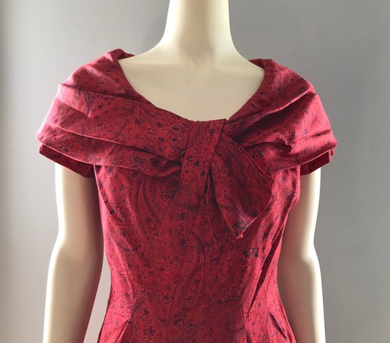 50s Red Paisley Boatneck Dress | 1950s Cocktail P… - image 3