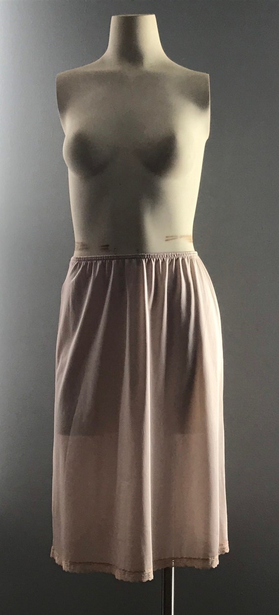 70s Warners Peach Skirt Slip | 1970s 22" - 28" Inc