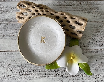 Gold Initial Pearl Polymer Clay Ring Dish | PERSONALIZED Trinket Bowl | Minimalist Modern Jewelry Bowl | Wedding Newlywed or Bridesmaid Gift
