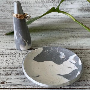 Silver and White Marbled Ring Dish & Ring Cone Holder Set | Handmade Polymer Clay Jewelry Tray | Elegant Vanity Decor | Modern Gift for Her