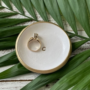 White and Gold Personalized Ring Dish | Monogrammed Initial Modern Jewelry Trinket Bowl | Polymer Clay Wedding Newlywed,  Bridesmaid Gift