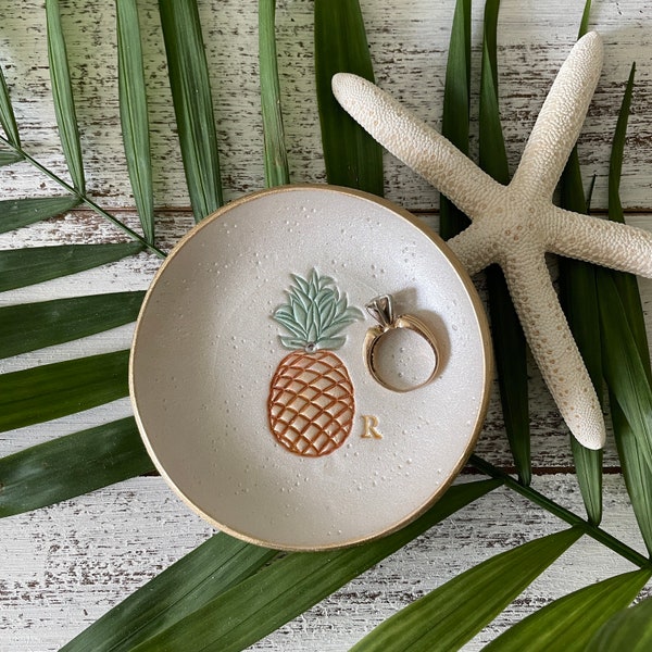 PINEAPPLE Polymer Clay Ring Dish | Coastal PERSONALIZED Trinket Bowl | Minimalist Beach Home Decor | 4" Custom Initial Bowl | Beach Wedding