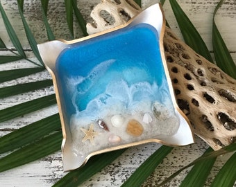 Beach Scene Resin Ring Dish: Coastal Trinket Bowl with Gold Leaf