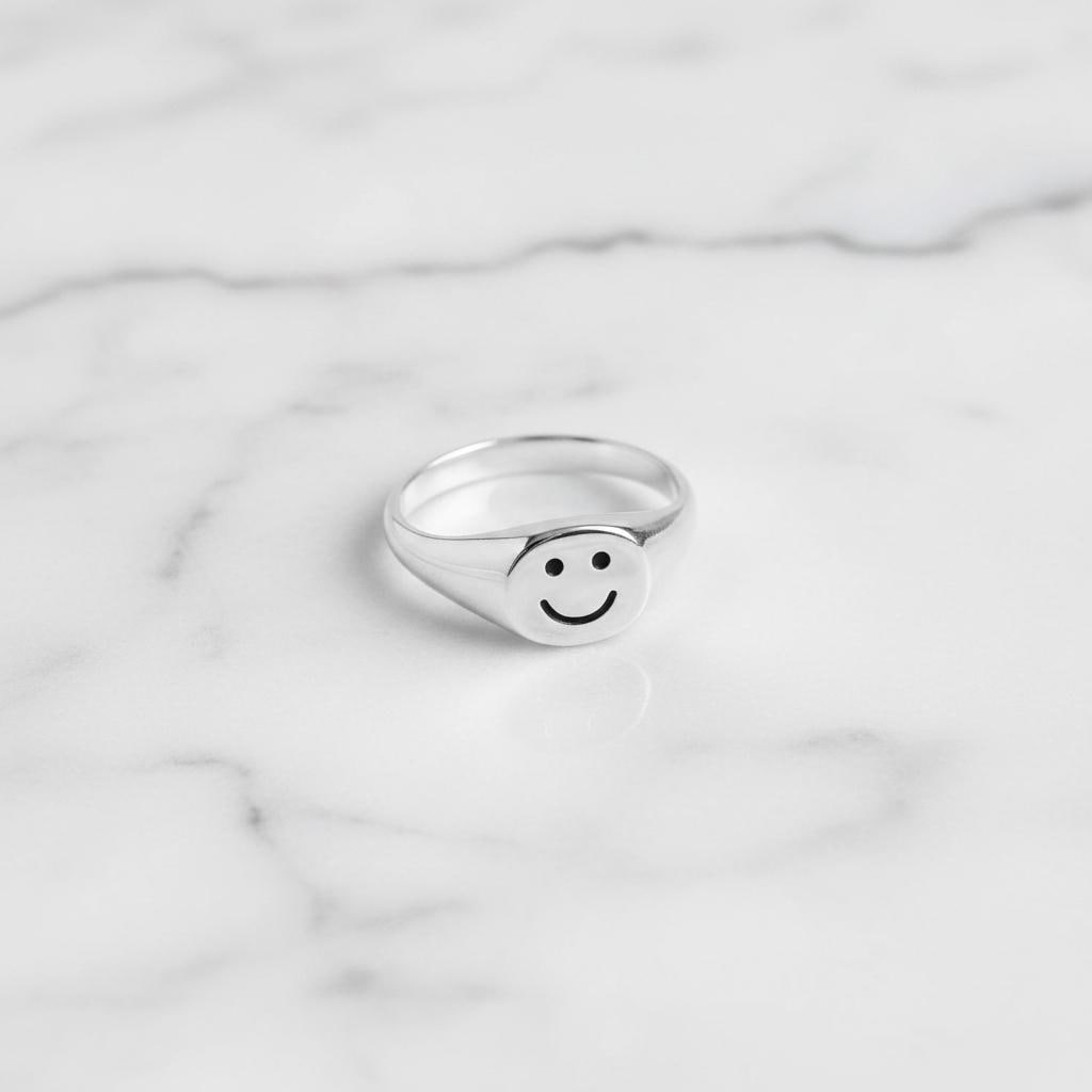 Nara Grin Signet Ring L Gold Vermeil and Sterling Silver & 9K Gold