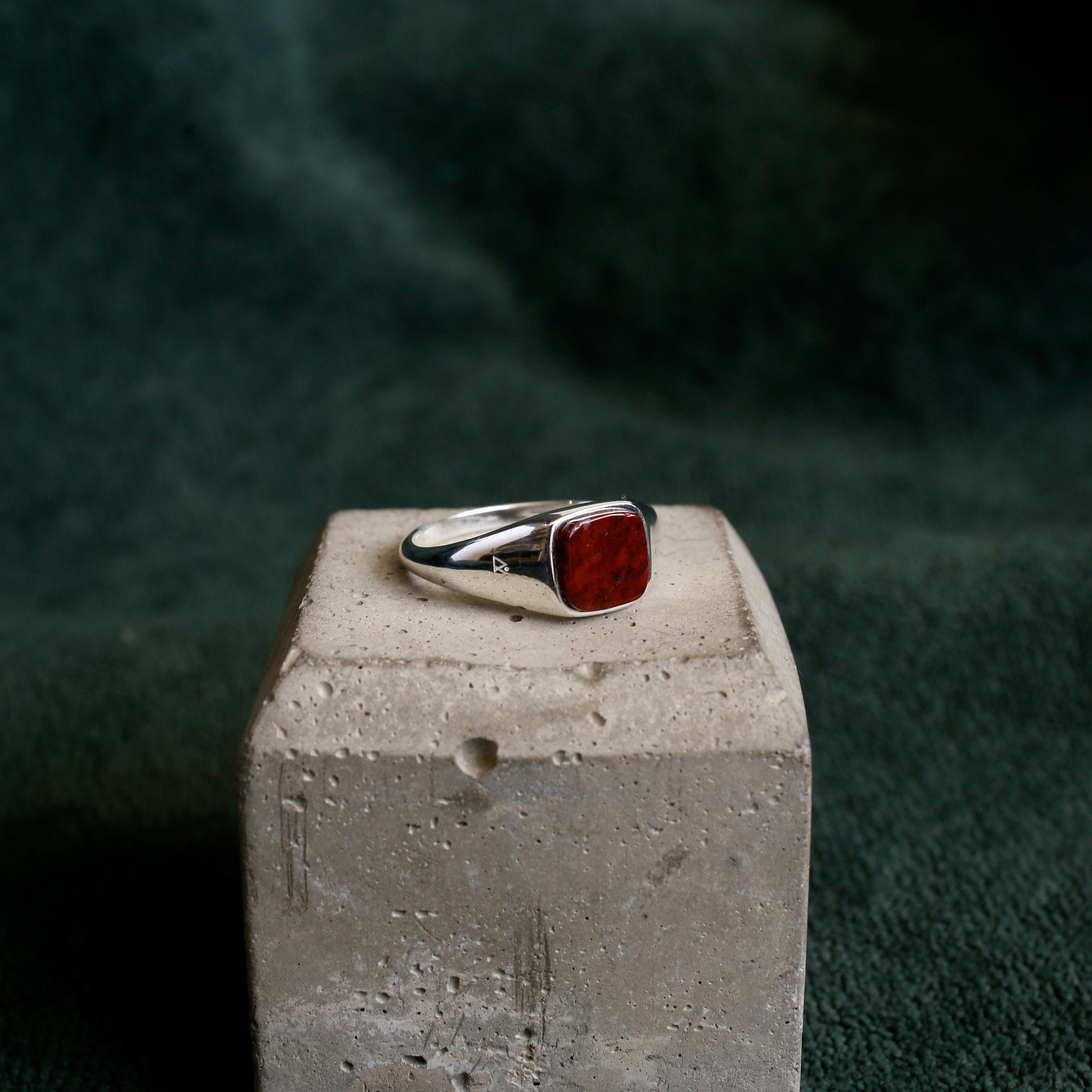 アクセサリー Vintage Silver & Carnelian Signet Ring Vintage Silver & Carnelian Signet Ring