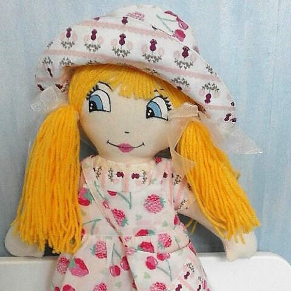 Poupée de chiffon fait main Rag doll Handmade