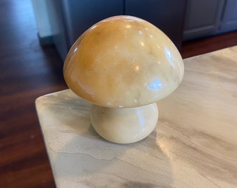 Vintage Made In Italy Alabaster Mushroom Decor-Beautiful Display-Great Gift!!